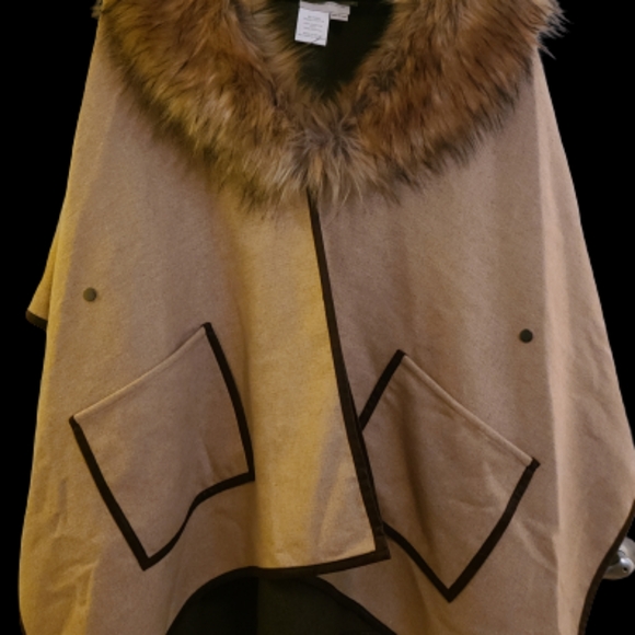 *Evys tree Audrey Cape - Picture 6 of 8